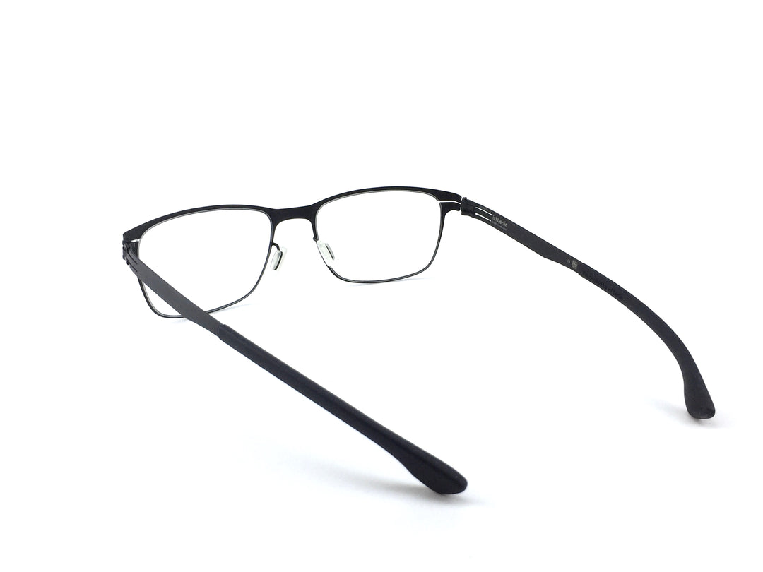 IC! Berlin Dennis N. BLACK